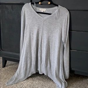 Stylish ‘Pink Rose’ Gray Sweater 💘